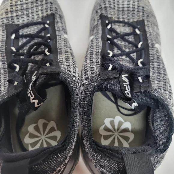 Nike Vapormax Flynit Womens 7.5 - Picture 6 of 8
